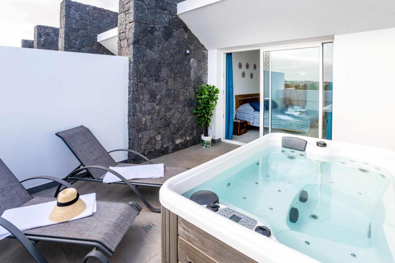 Monterey House Playa Blanca Villa ภายนอก รูปภาพ