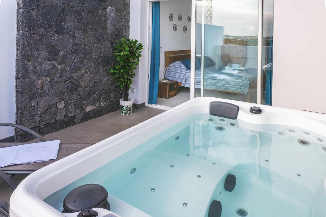 Monterey House Playa Blanca Villa ภายนอก รูปภาพ