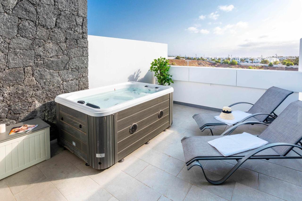 Monterey House Playa Blanca Villa ภายนอก รูปภาพ