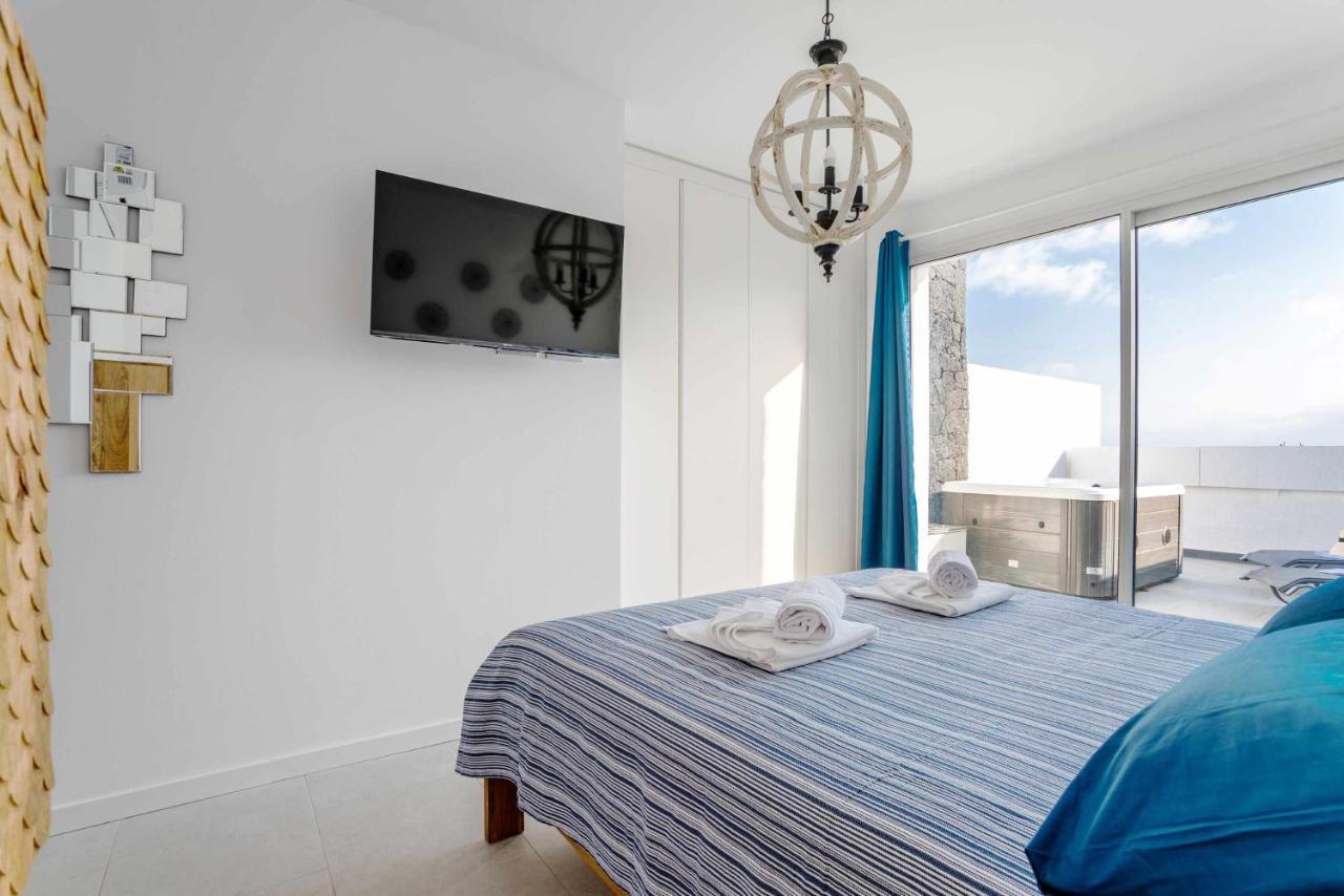 Monterey House Playa Blanca Villa ภายนอก รูปภาพ