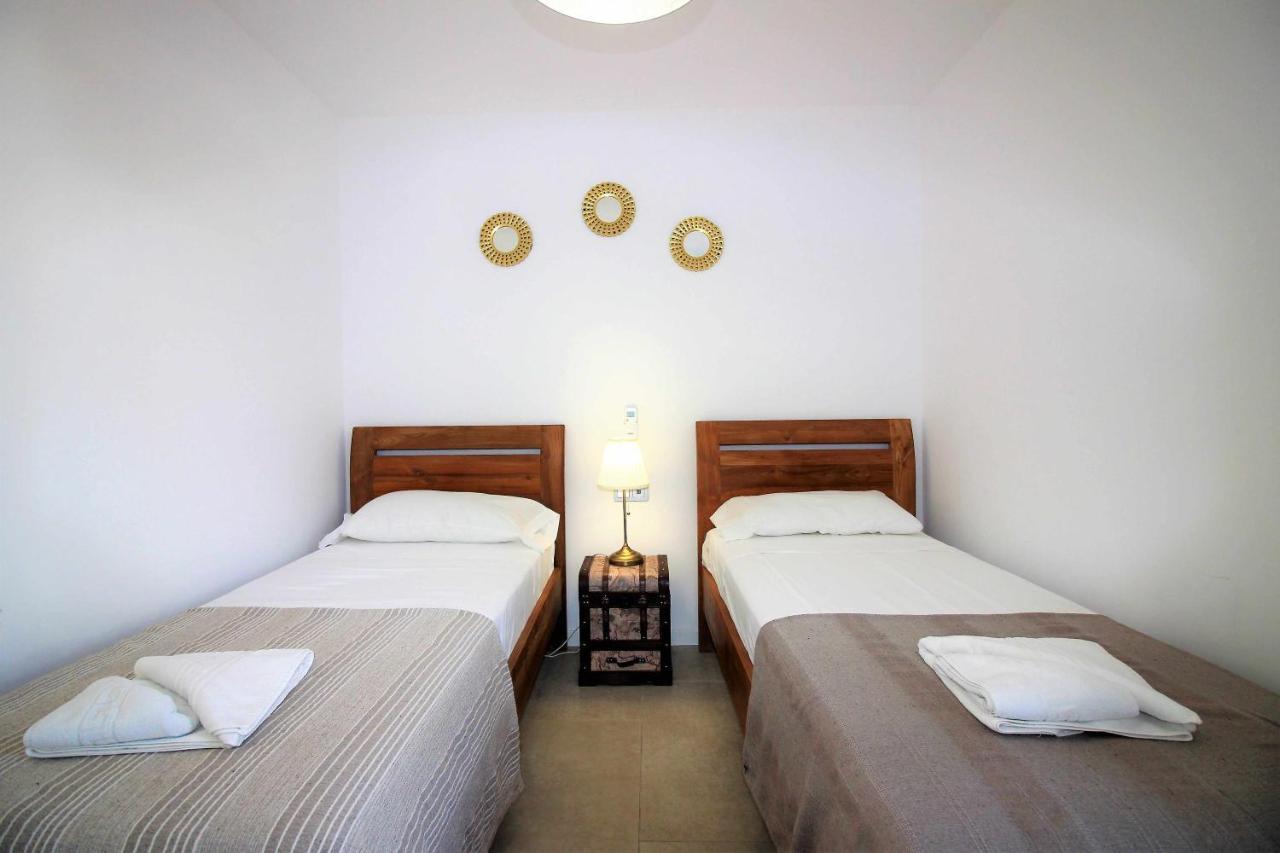 Monterey House Playa Blanca Villa ภายนอก รูปภาพ